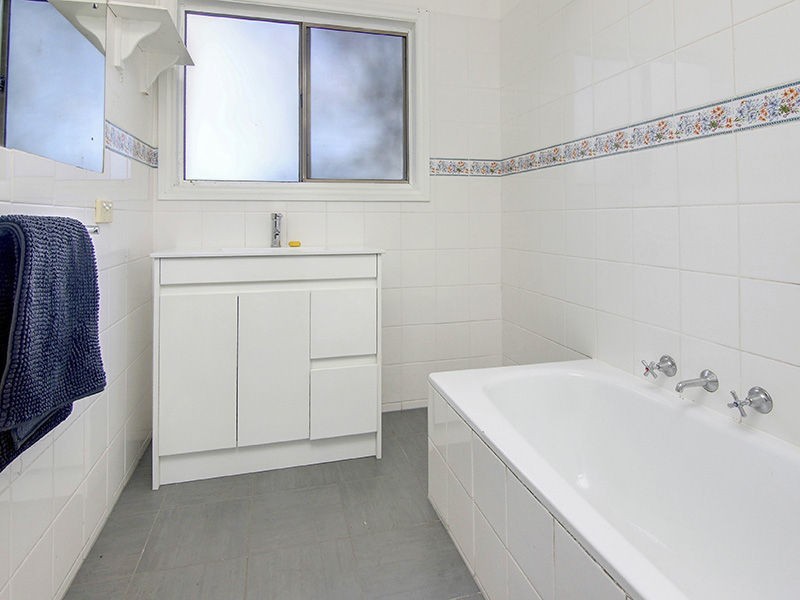 35 Warrain Avenue, Rosebud VIC 3939