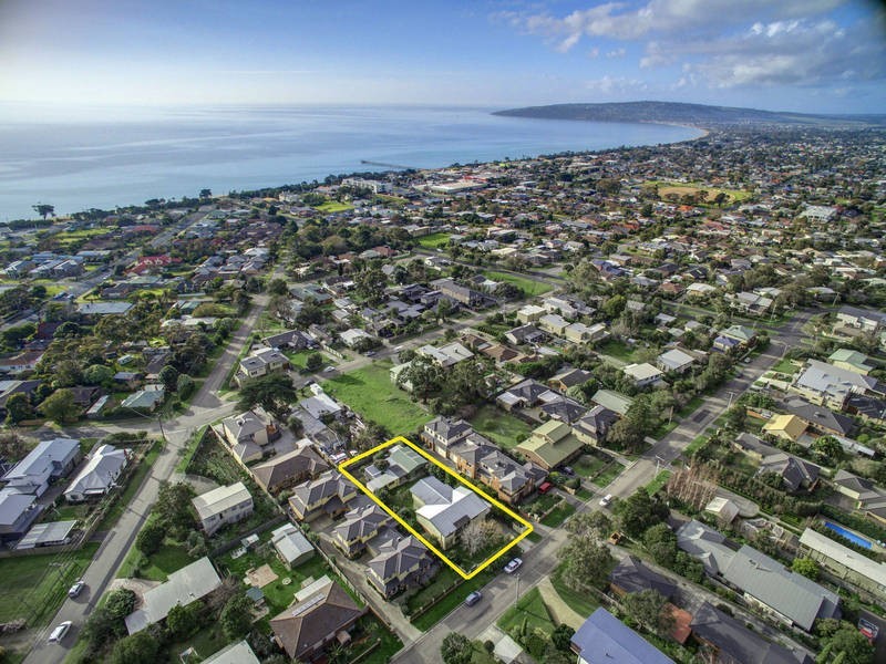 16 James Street, Dromana VIC 3936