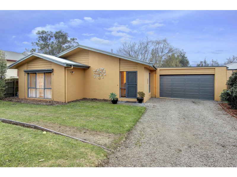 2 Tern Avenue, Rosebud West VIC 3940