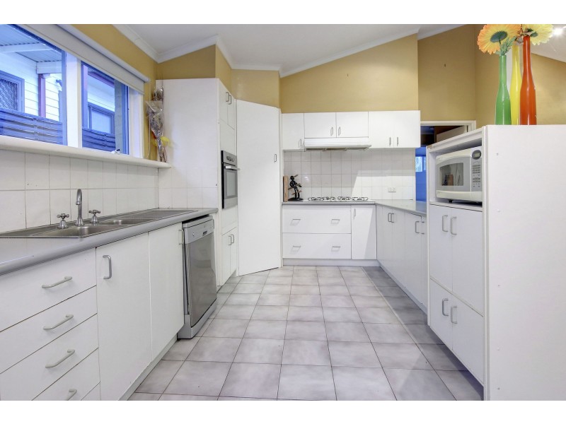 2 Tern Avenue, Rosebud West VIC 3940