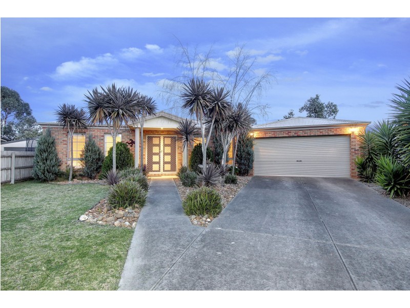 10 Fairway Circle, Safety Beach VIC 3936