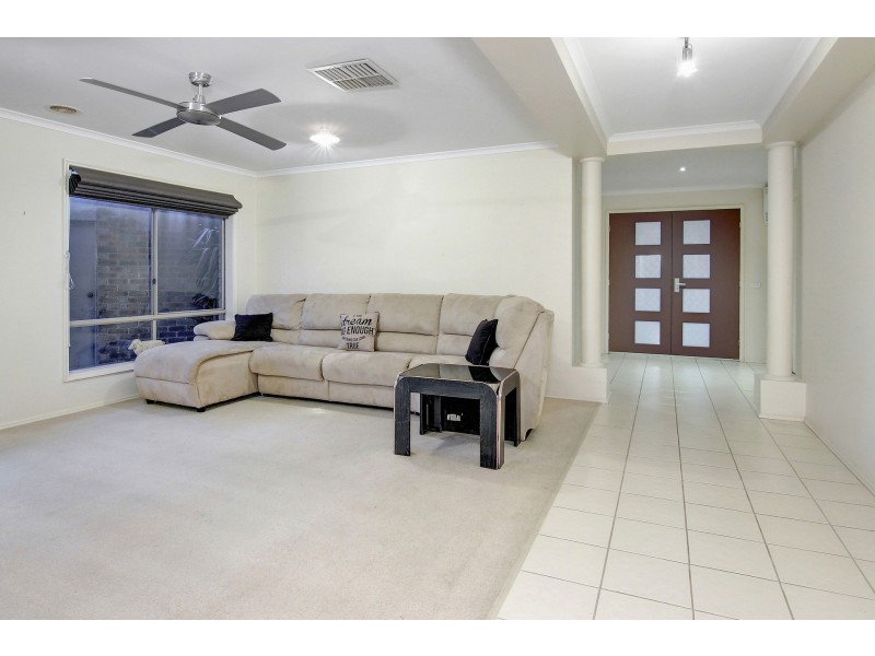 10 Fairway Circle, Safety Beach VIC 3936