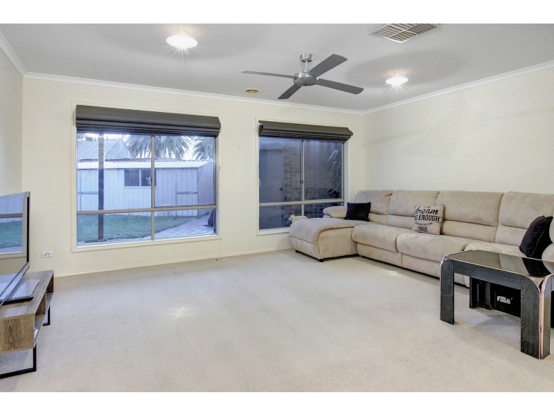 10 Fairway Circle, Safety Beach VIC 3936