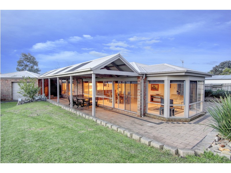 10 Fairway Circle, Safety Beach VIC 3936