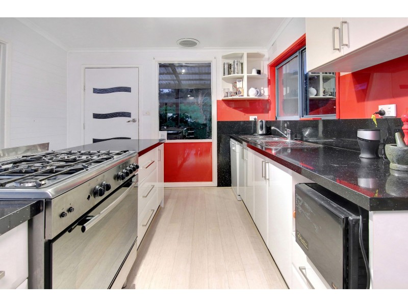 15 Carrathool Avenue, Rosebud VIC 3939