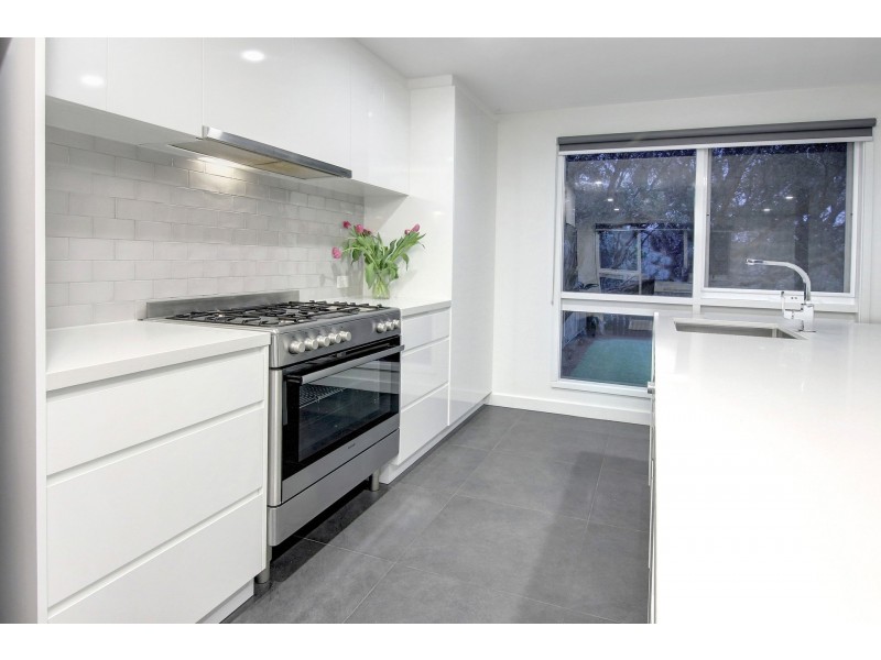 1 Kanimbla Court, Rye VIC 3941