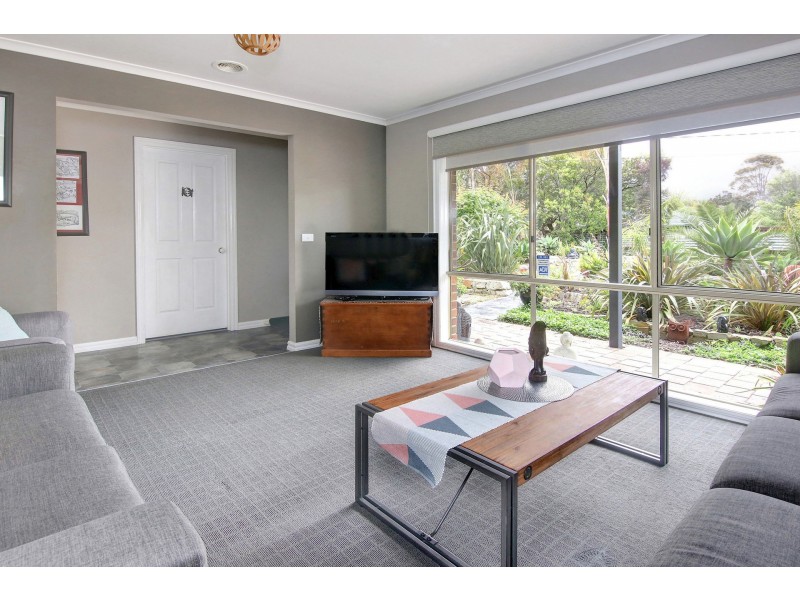 56 Cootamundra Avenue, Rosebud West VIC 3940