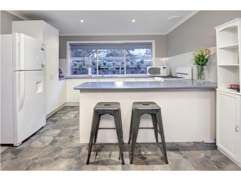 56 Cootamundra Avenue, Rosebud West VIC 3940