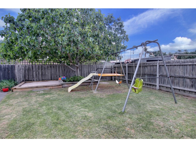 56 Cootamundra Avenue, Rosebud West VIC 3940