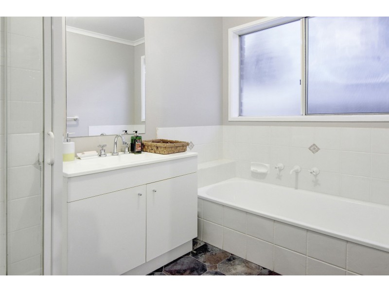 56 Cootamundra Avenue, Rosebud West VIC 3940