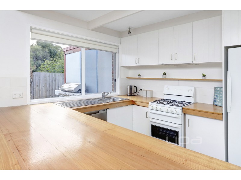 90 Rainier Avenue, Dromana VIC 3936