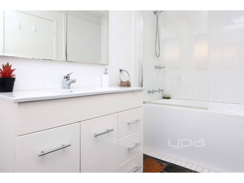 90 Rainier Avenue, Dromana VIC 3936