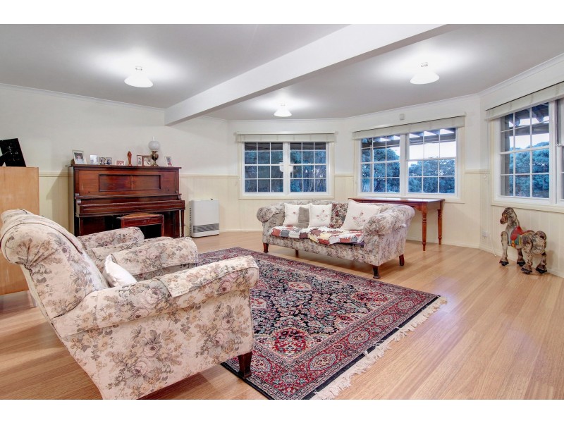 16 Cooraminta Road, Rye VIC 3941