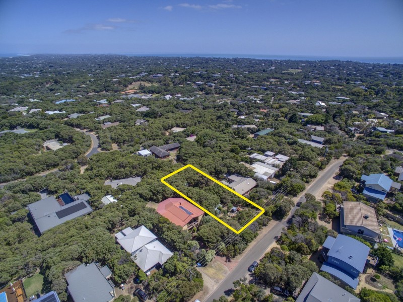 14 Cooraminta Road, Rye VIC 3941