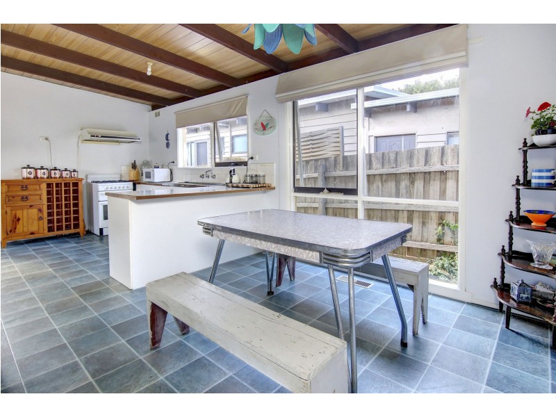 18 Wollert Street, Rye VIC 3941