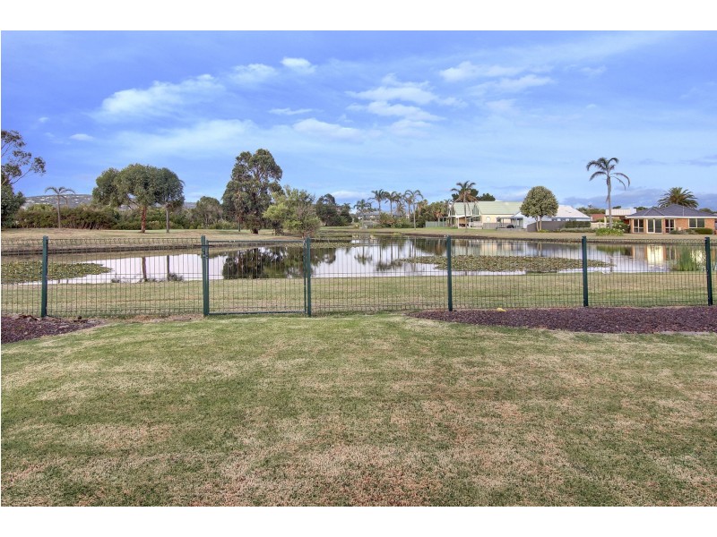 12 Lakeview Drive, Safety Beach VIC 3936