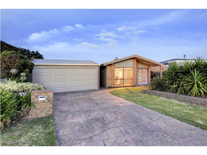 12 Lakeview Drive, Safety Beach VIC 3936