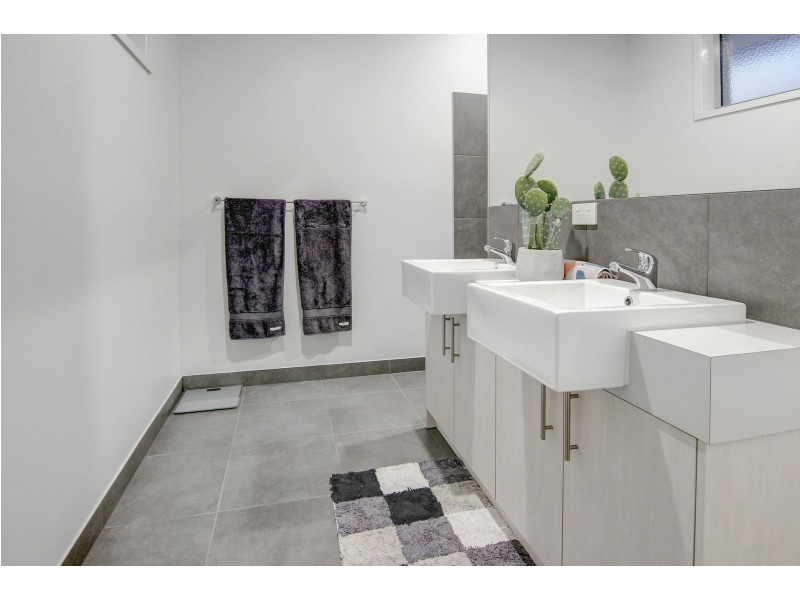 6 Portside Way, Safety Beach VIC 3936