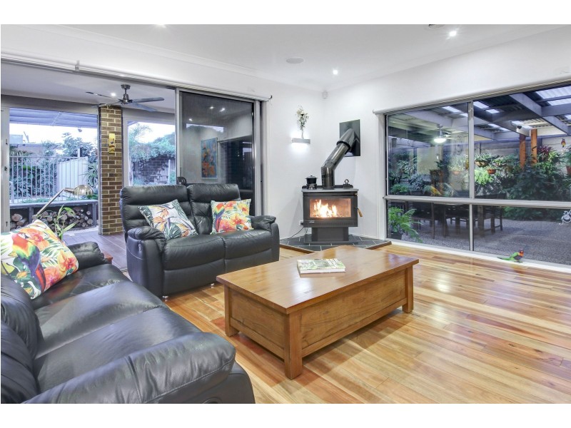 8 Gannett Avenue, Rosebud West VIC 3940