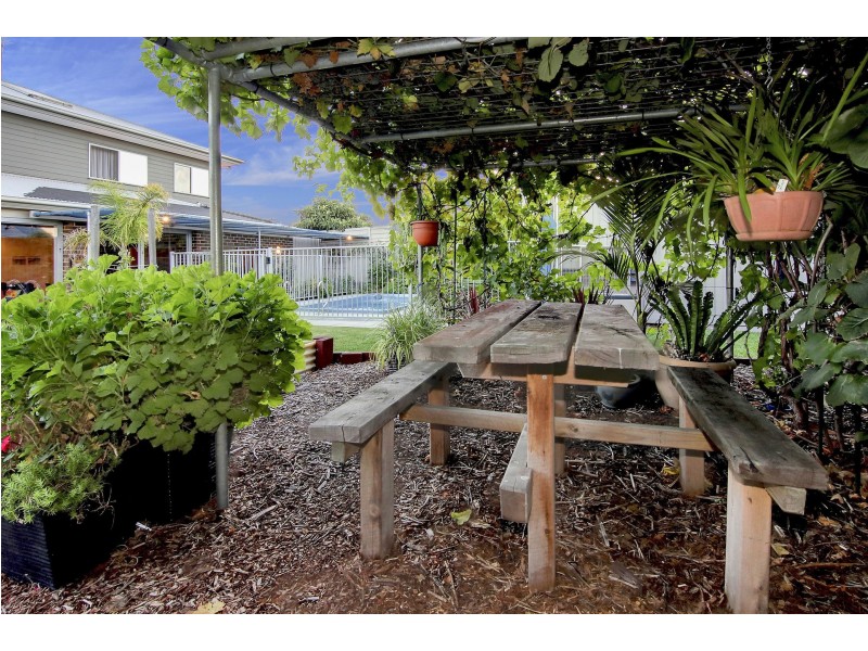 8 Gannett Avenue, Rosebud West VIC 3940