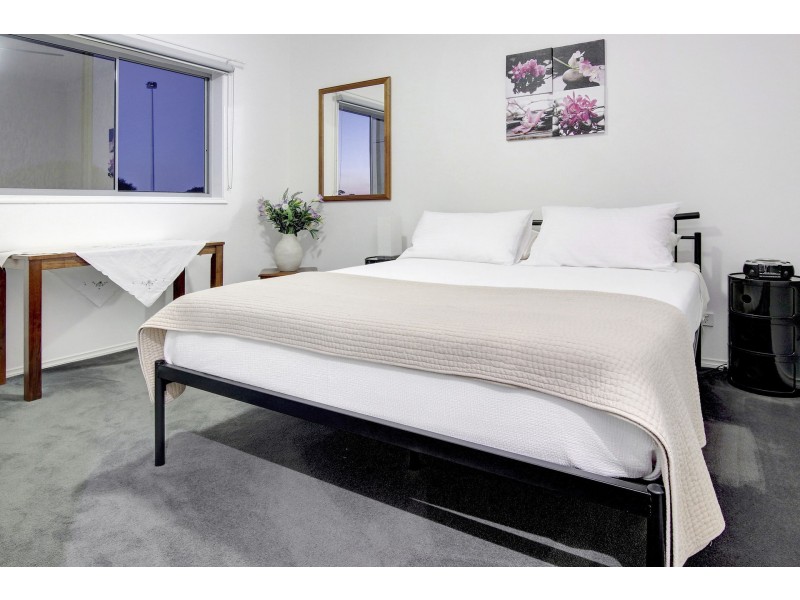 8 Gannett Avenue, Rosebud West VIC 3940