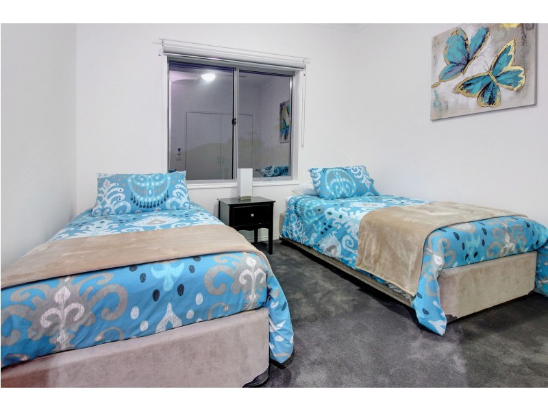 8 Gannett Avenue, Rosebud West VIC 3940