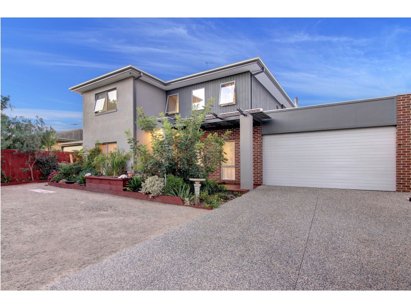 8 Gannett Avenue, Rosebud West VIC 3940