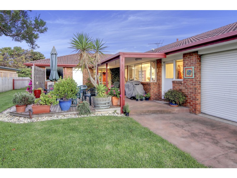 8 Sheila Street, Rye VIC 3941