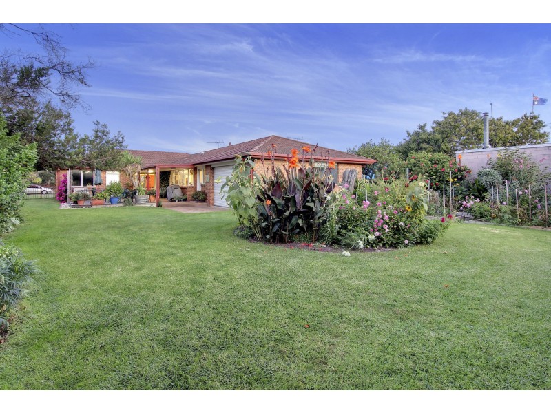 8 Sheila Street, Rye VIC 3941