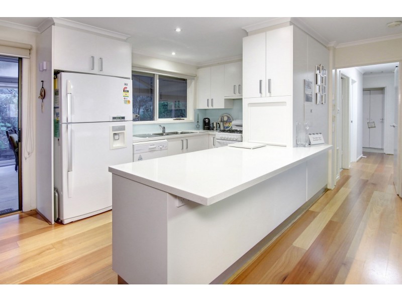 8 Dover Court, Dromana VIC 3936