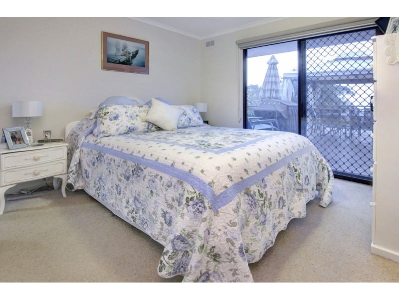 8 Dover Court, Dromana VIC 3936