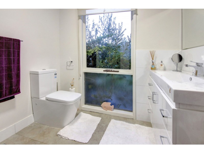 8 Dover Court, Dromana VIC 3936