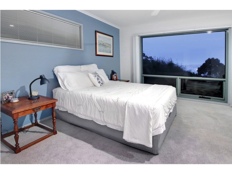 12 Windward Court, Arthurs Seat VIC 3936