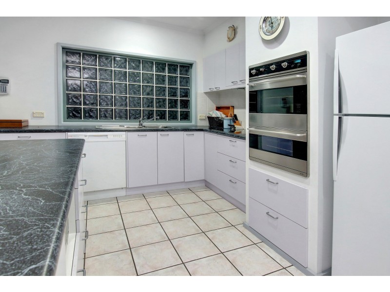 12 Windward Court, Arthurs Seat VIC 3936