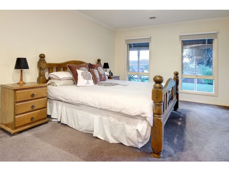 11 Tador Drive, Somerville VIC 3912