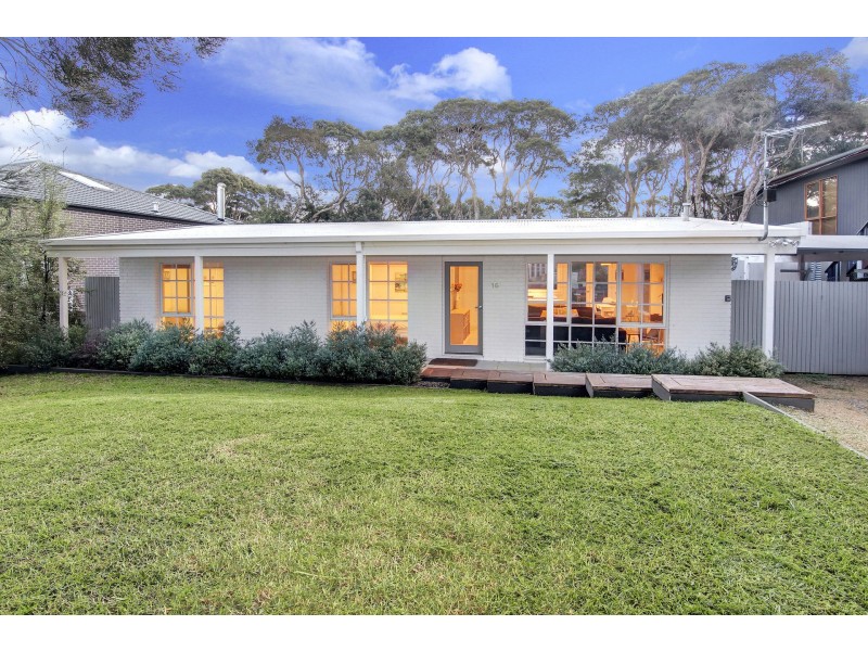 16 Betty Street, Rye VIC 3941