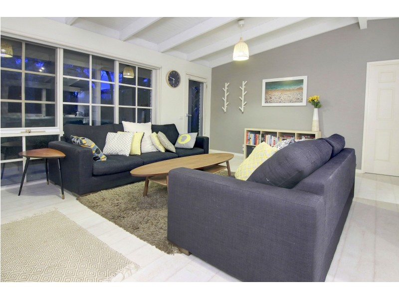 16 Betty Street, Rye VIC 3941