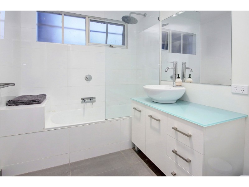 16 Betty Street, Rye VIC 3941