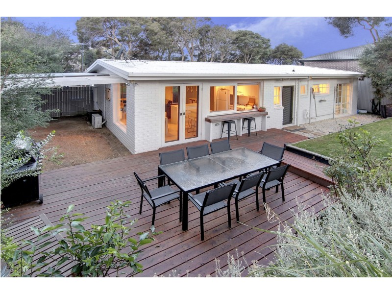 16 Betty Street, Rye VIC 3941