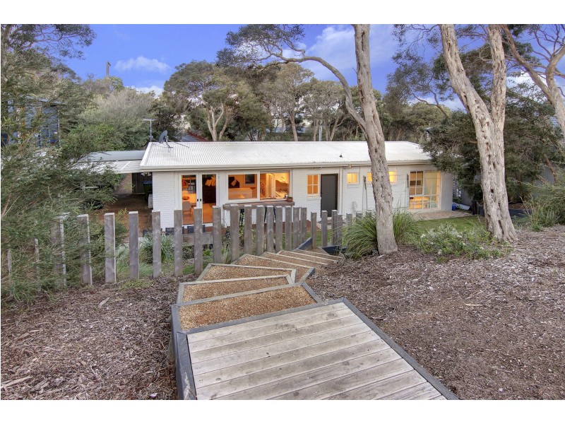 16 Betty Street, Rye VIC 3941