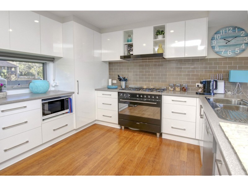 12 Hillman Avenue, Mccrae VIC 3938