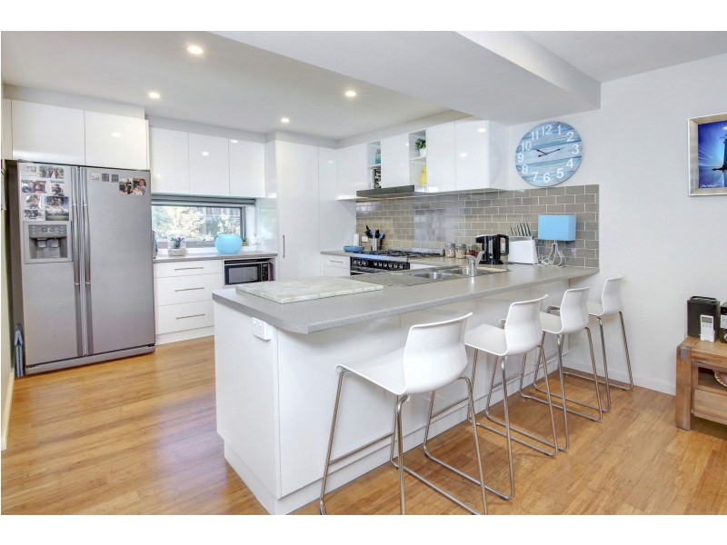 12 Hillman Avenue, Mccrae VIC 3938