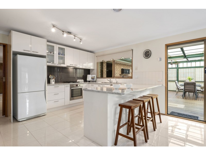 8 Broxbourne Brae, Mornington VIC 3931