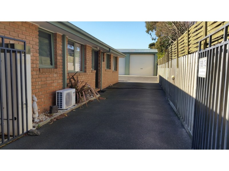 8 Broxbourne Brae, Mornington VIC 3931