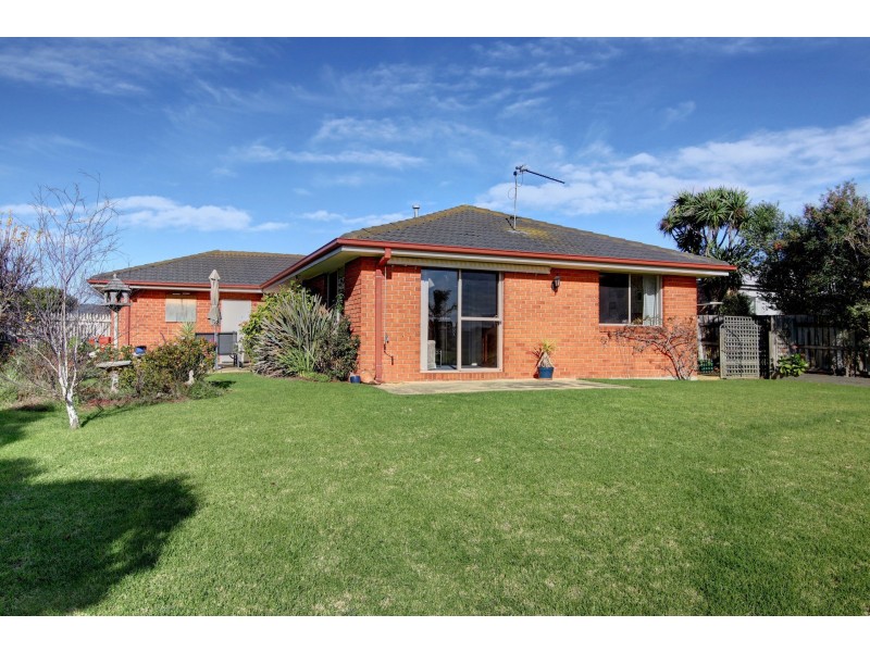 70 Country Club Drive, Safety Beach VIC 3936