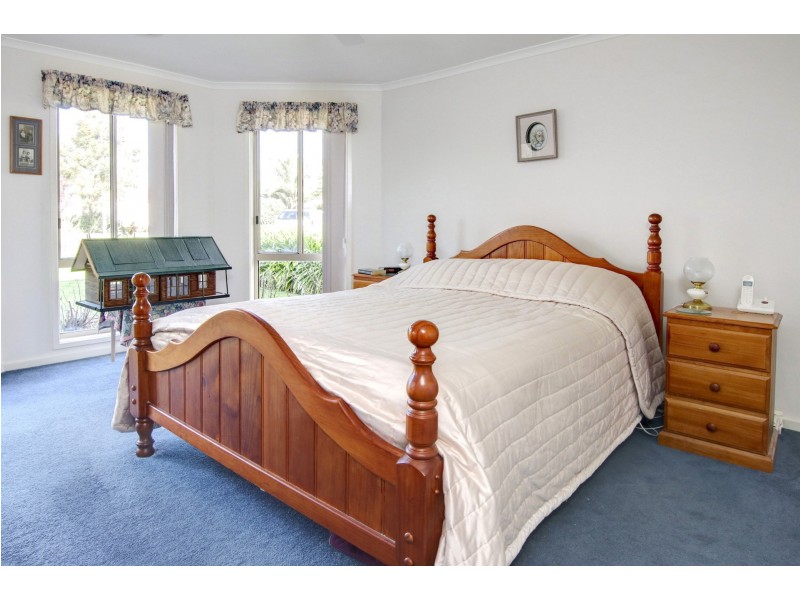 70 Country Club Drive, Safety Beach VIC 3936