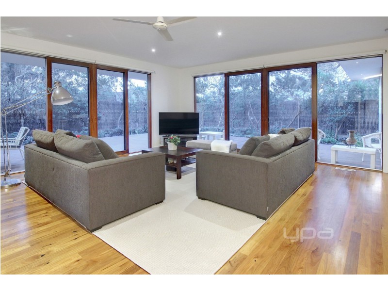 10 Stratheden Court, Rye VIC 3941