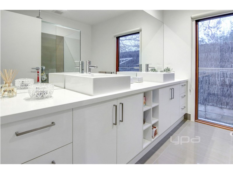 10 Stratheden Court, Rye VIC 3941