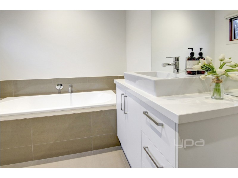 10 Stratheden Court, Rye VIC 3941