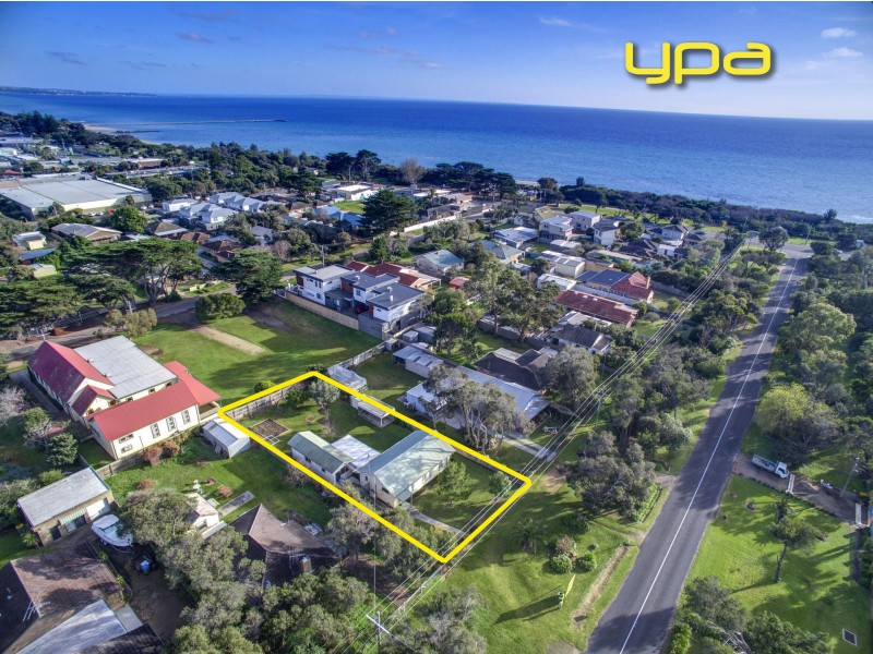 14 Government Road, Rye VIC 3941